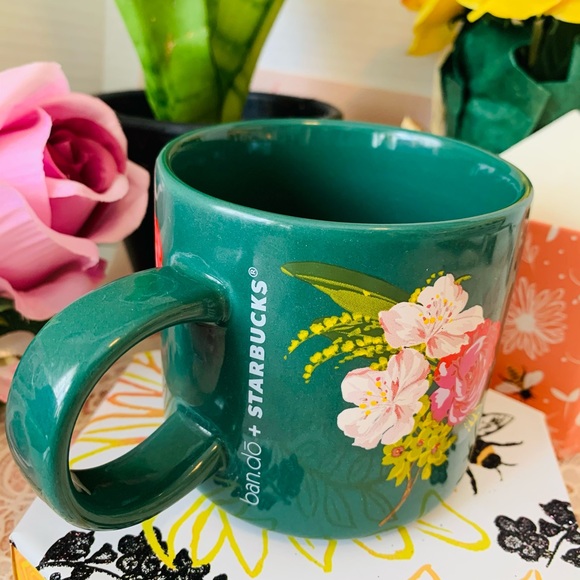 Ceramic Starbucks 2018 Ban.do floral Rose Holiday Mug - Picture 5 of 16